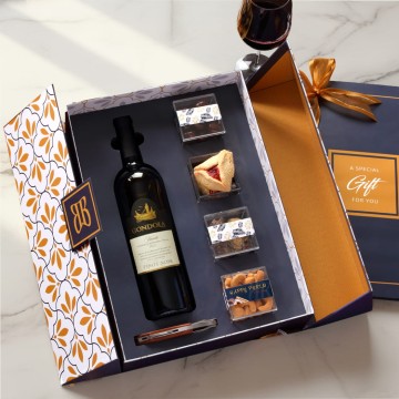 Deluxe Purim Wine Gift Box