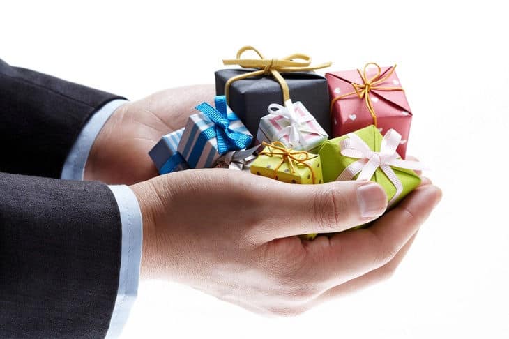 7 Best Occasions to Give a Corporate Gift | BroadwayBasketeers.com