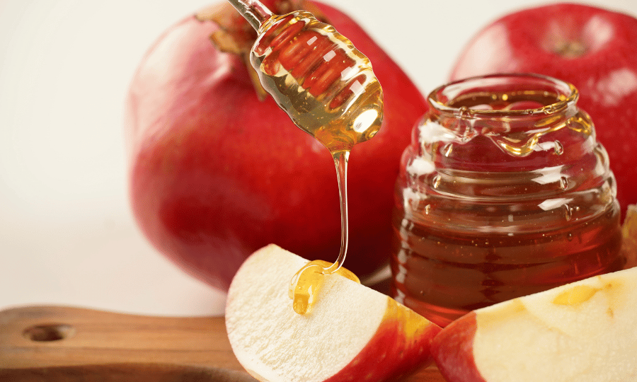 Rosh hashanah apples and honey
