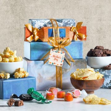 Heartfelt Snackers Gift Set for Mom
