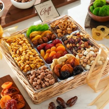 Premium Nuts & Dried Fruit Gift Tray