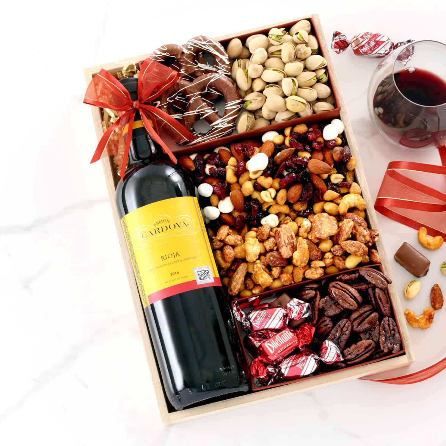 Very Berry Holiday Wine Gift Tray