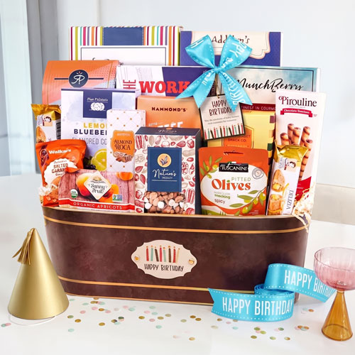 Top-10-Best-Birthday-Gift-Baskets-1