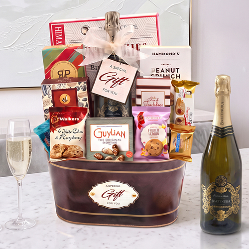 Top-Housewarming-Gift-Baskets-3