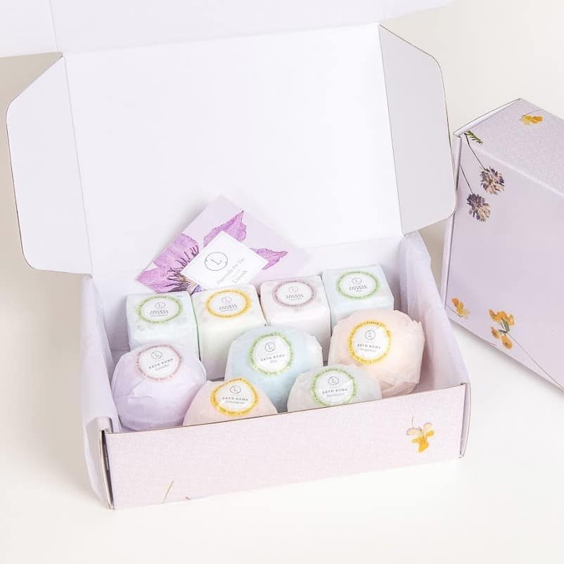 Buy our bath bomb & shower steamer gift box at