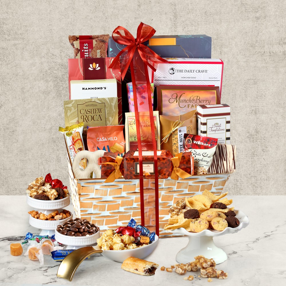 >Deluxe Gourmet Wicker Gift Basket