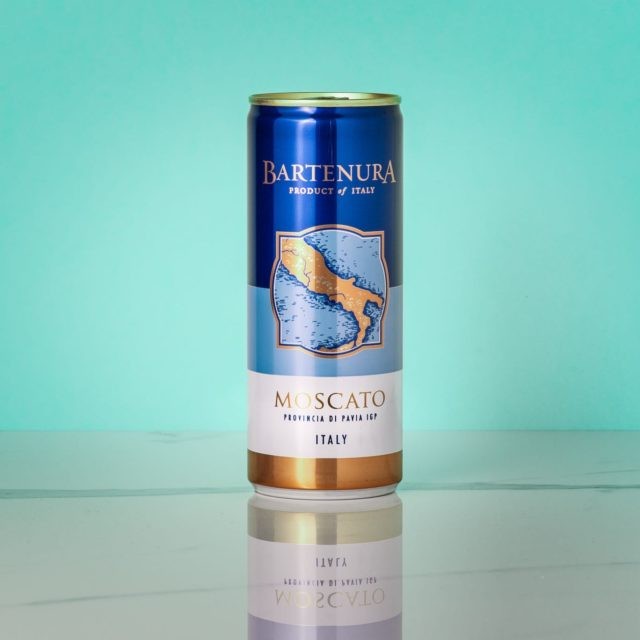 Buy our hues of blues purim moscato basket at