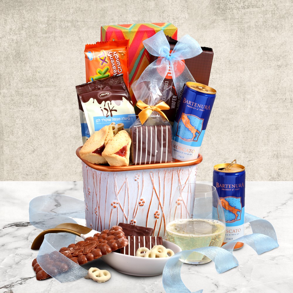 >Hues of Blues Purim Moscato Basket
