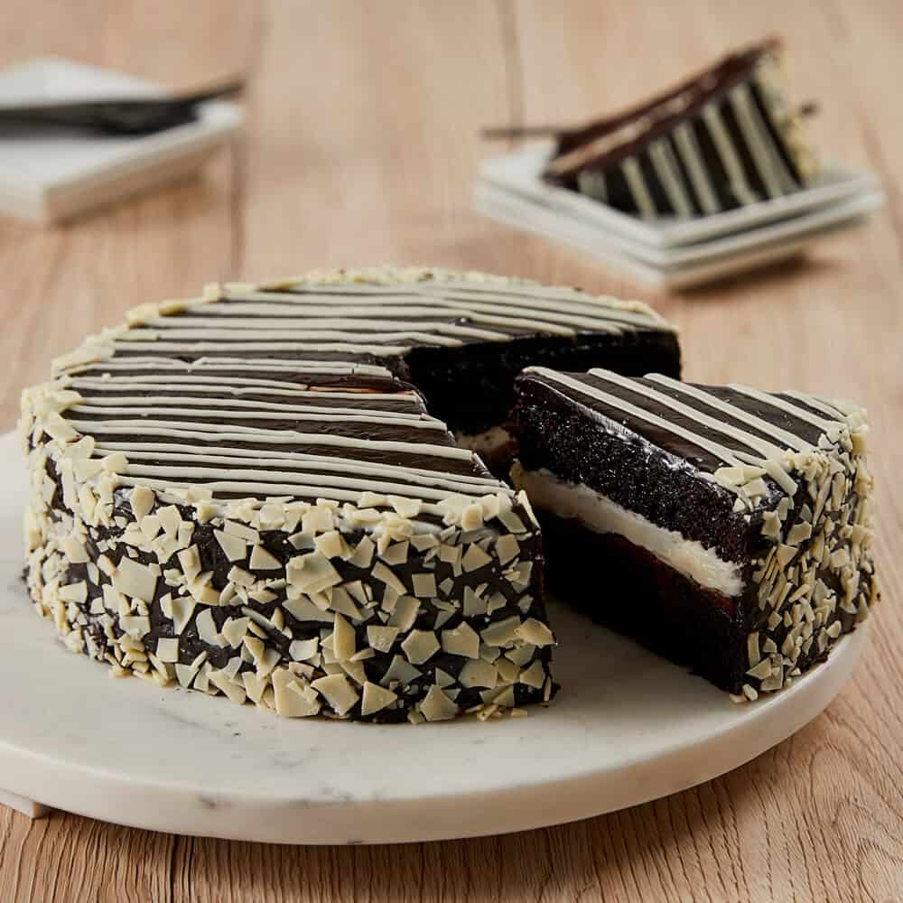 >Black and White Mousse Cake