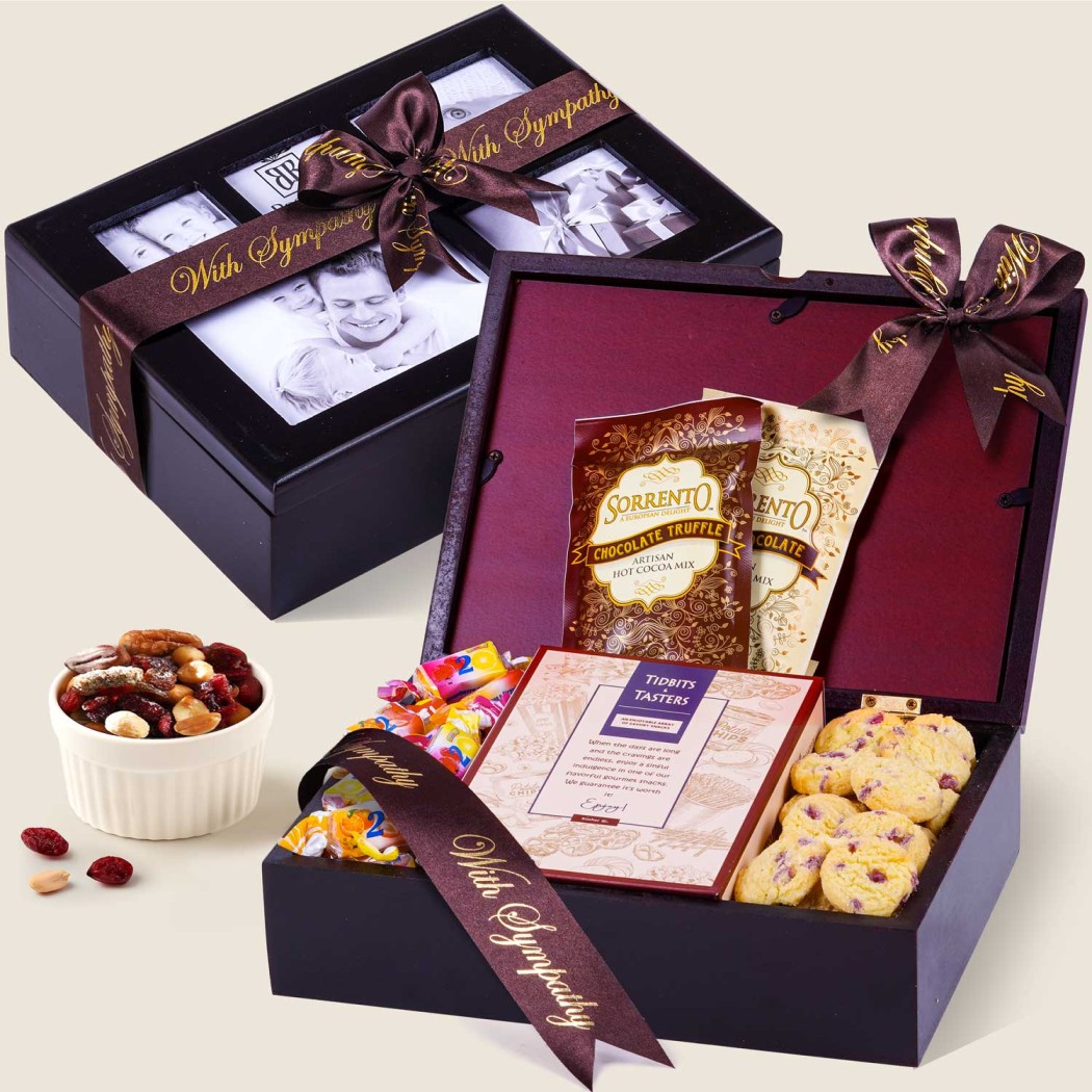 >Memories Lane Photo Gift Box