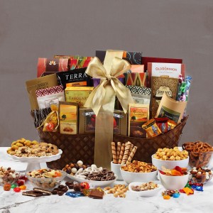Ultimate Christmas Classic Gourmet Gift Basket Ultimate Christmas Classic Gourmet Gift Basket