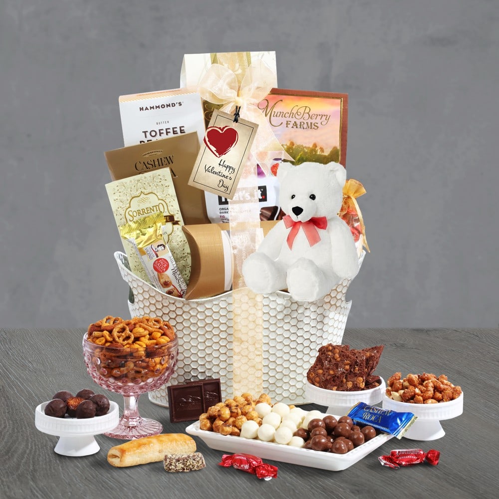 >Valentines Day Gourmet Gift Basket
