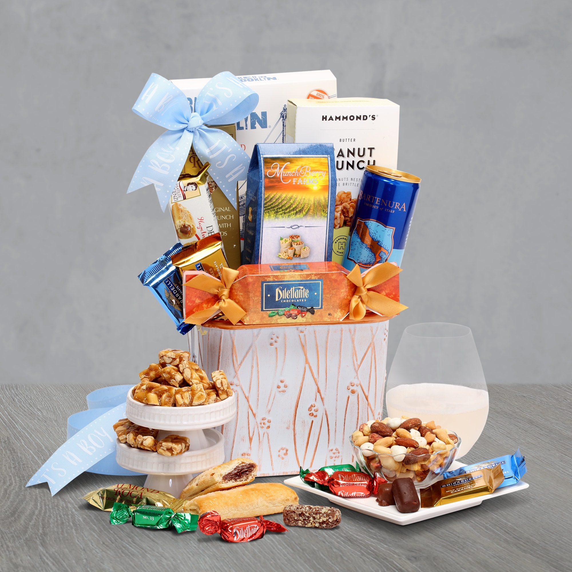 >Baby Boy Moscato Gift Basket